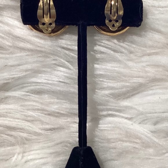 Chanel authentic Pearl Clip On Earrings vintage - Picture 10 of 10